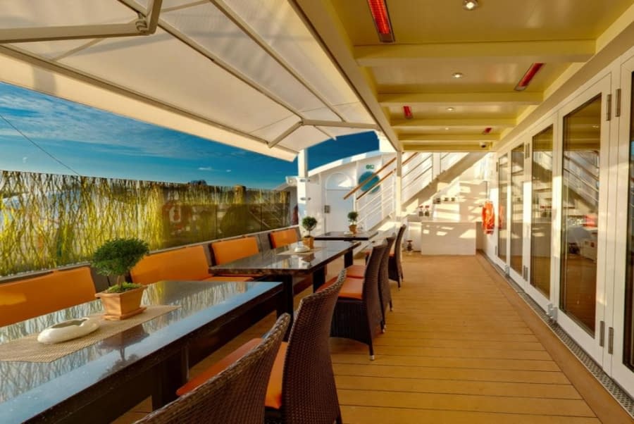 Bar exterior
