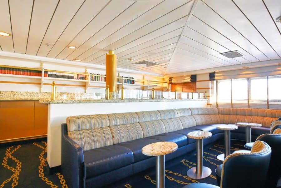 Explorer Lounge